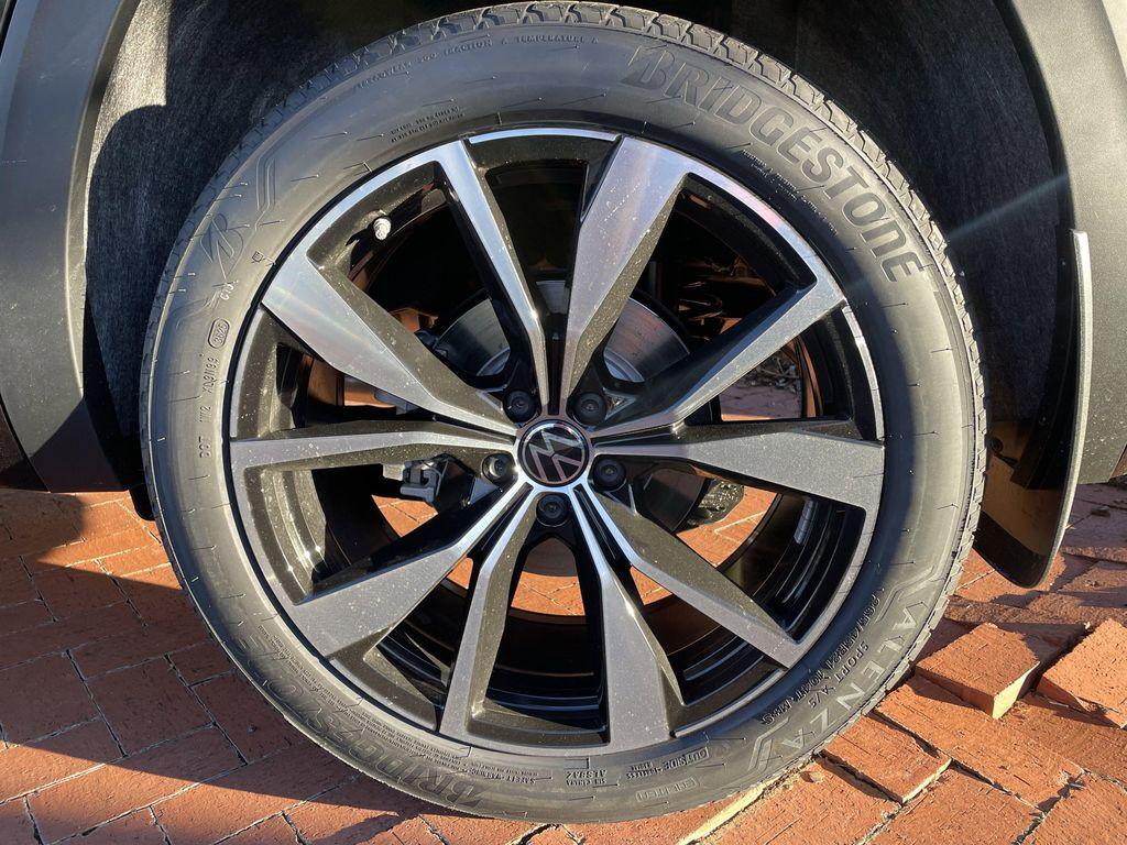 new 2026 Volkswagen Atlas Cross Sport car, priced at $53,260