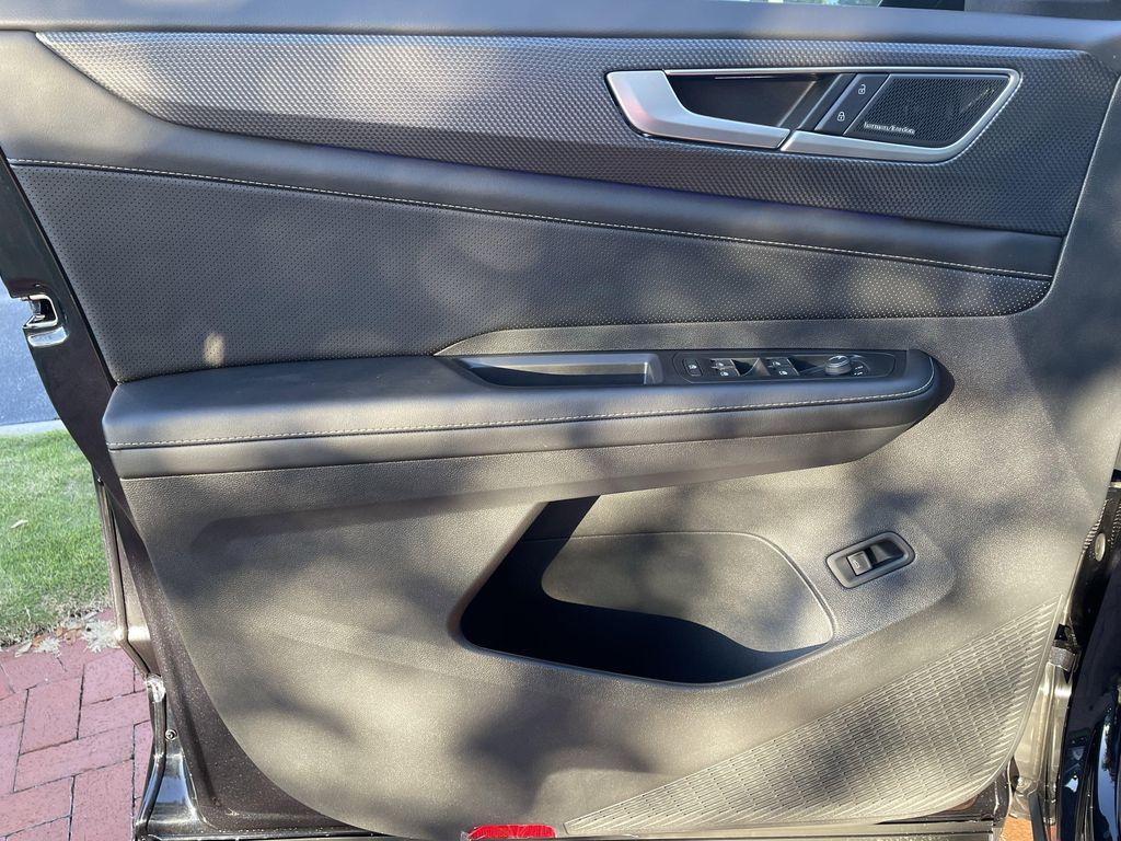 new 2026 Volkswagen Atlas Cross Sport car, priced at $53,260