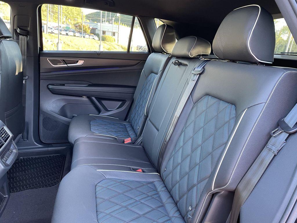 new 2026 Volkswagen Atlas Cross Sport car, priced at $53,260