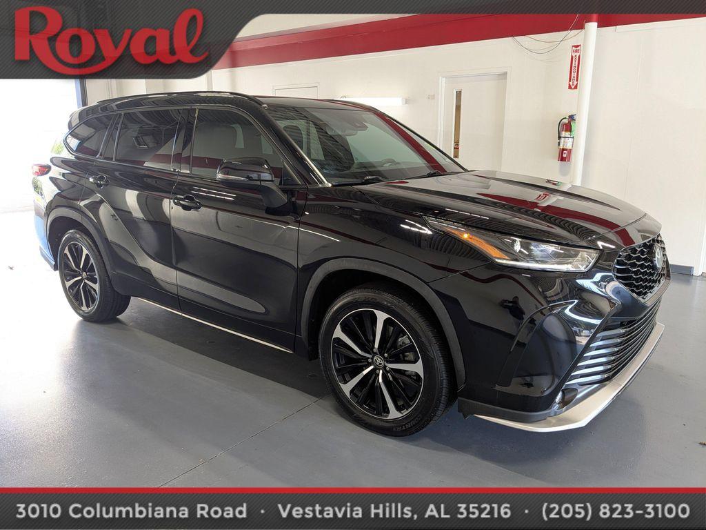 used 2022 Toyota Highlander car, priced at $37,684