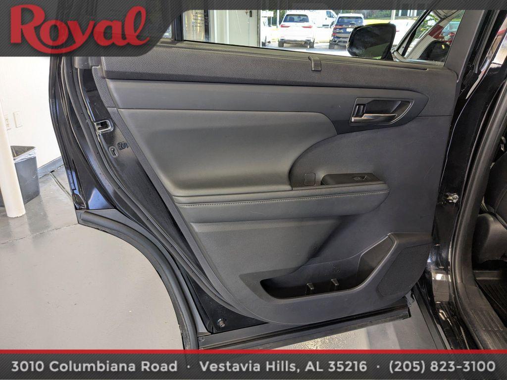 used 2022 Toyota Highlander car, priced at $37,684
