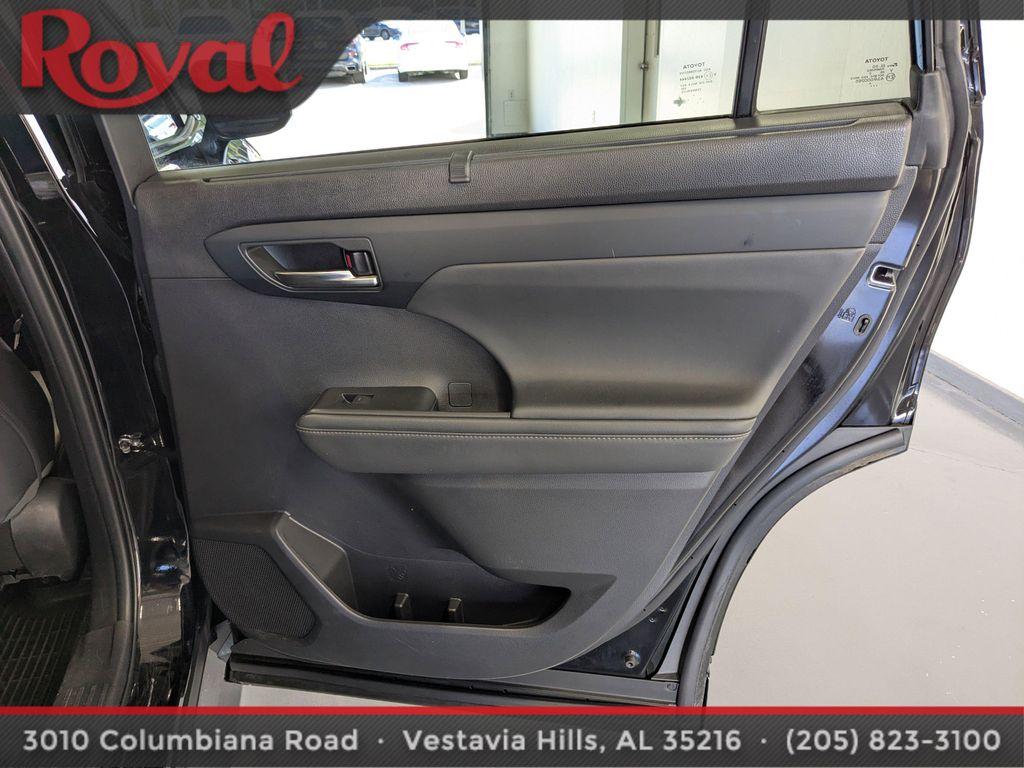 used 2022 Toyota Highlander car, priced at $37,684