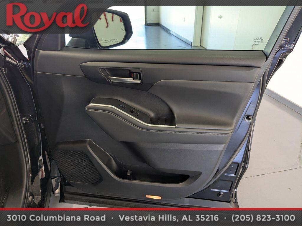 used 2022 Toyota Highlander car, priced at $37,684