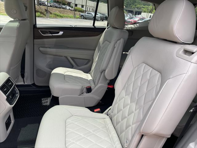 new 2025 Volkswagen Atlas car, priced at $52,946