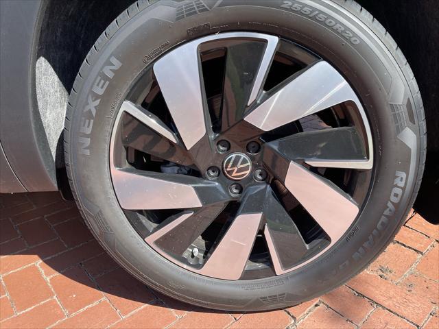 new 2025 Volkswagen Atlas Cross Sport car, priced at $40,552