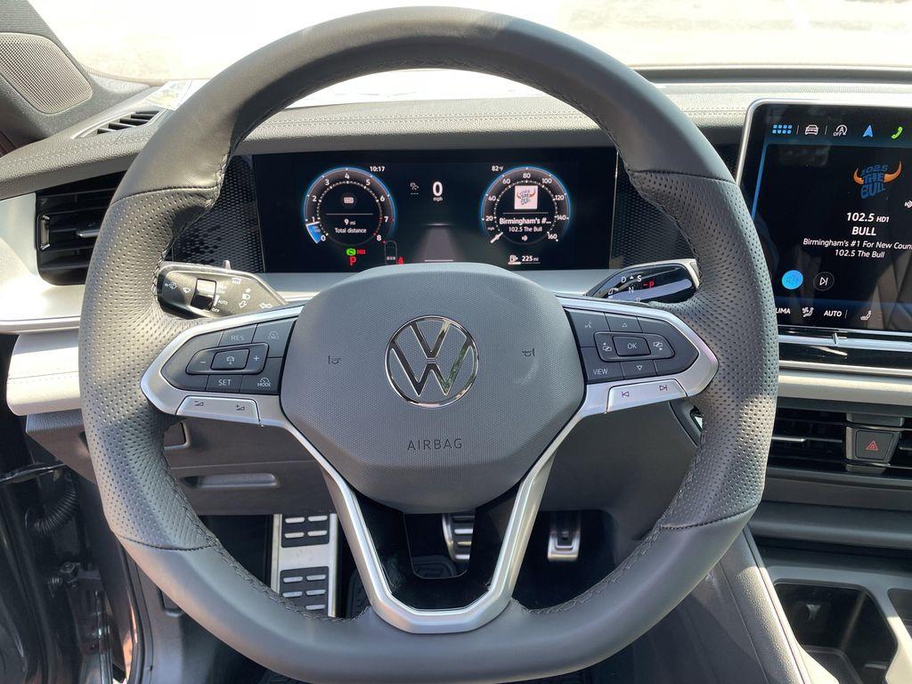 new 2025 Volkswagen Tiguan car, priced at $35,660