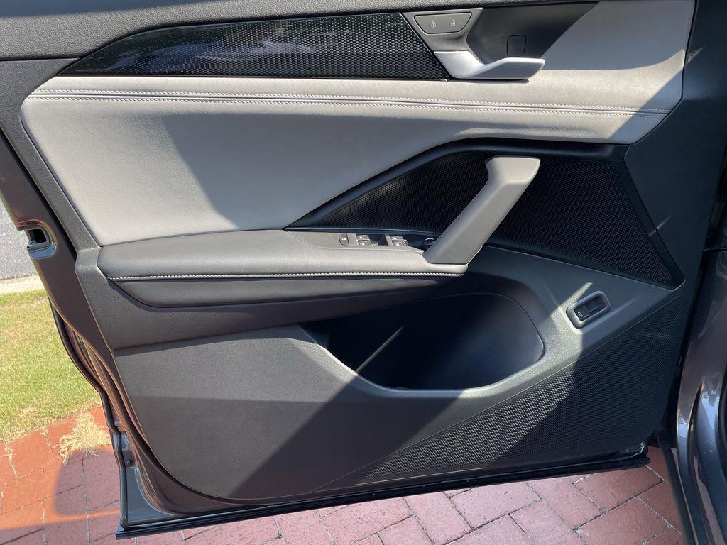 new 2025 Volkswagen Tiguan car, priced at $35,660