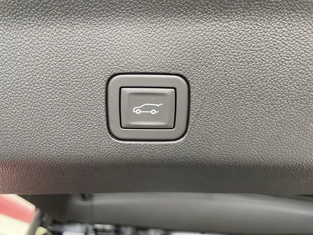 new 2025 GMC Yukon XL car, priced at $102,985