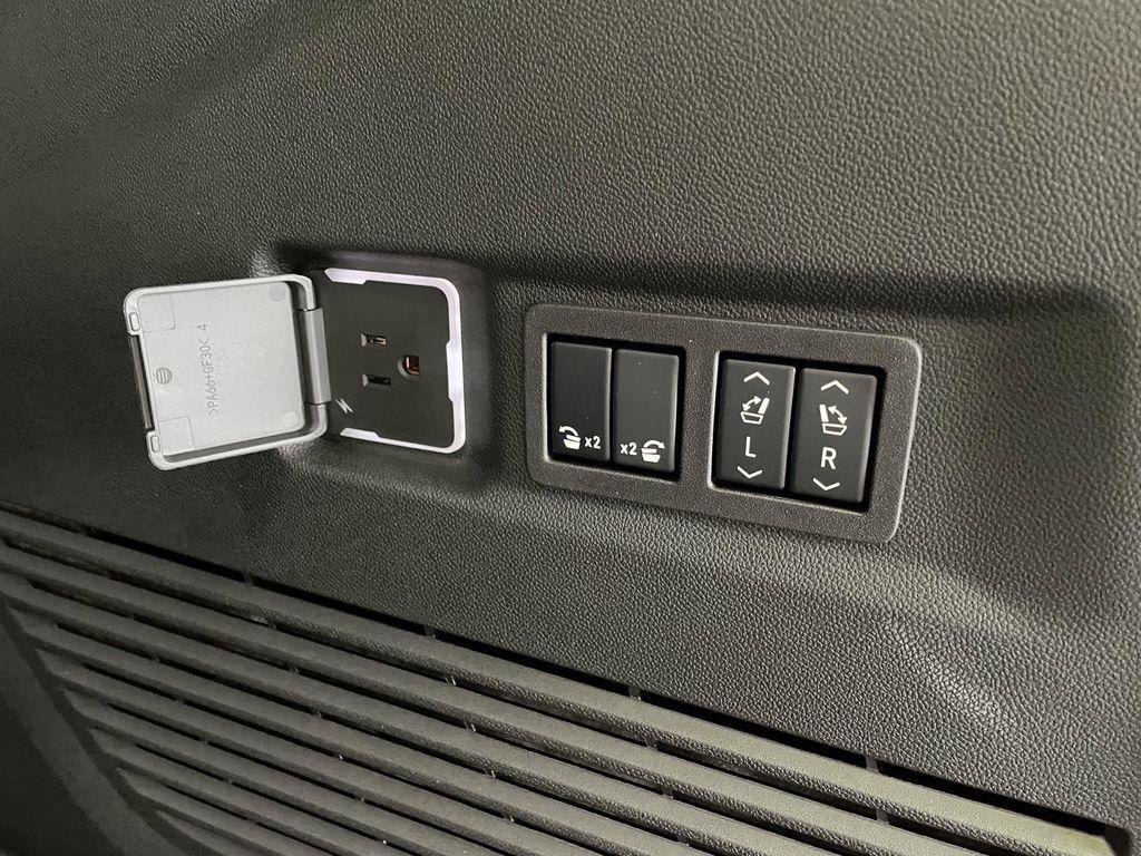 new 2025 GMC Yukon XL car, priced at $102,985