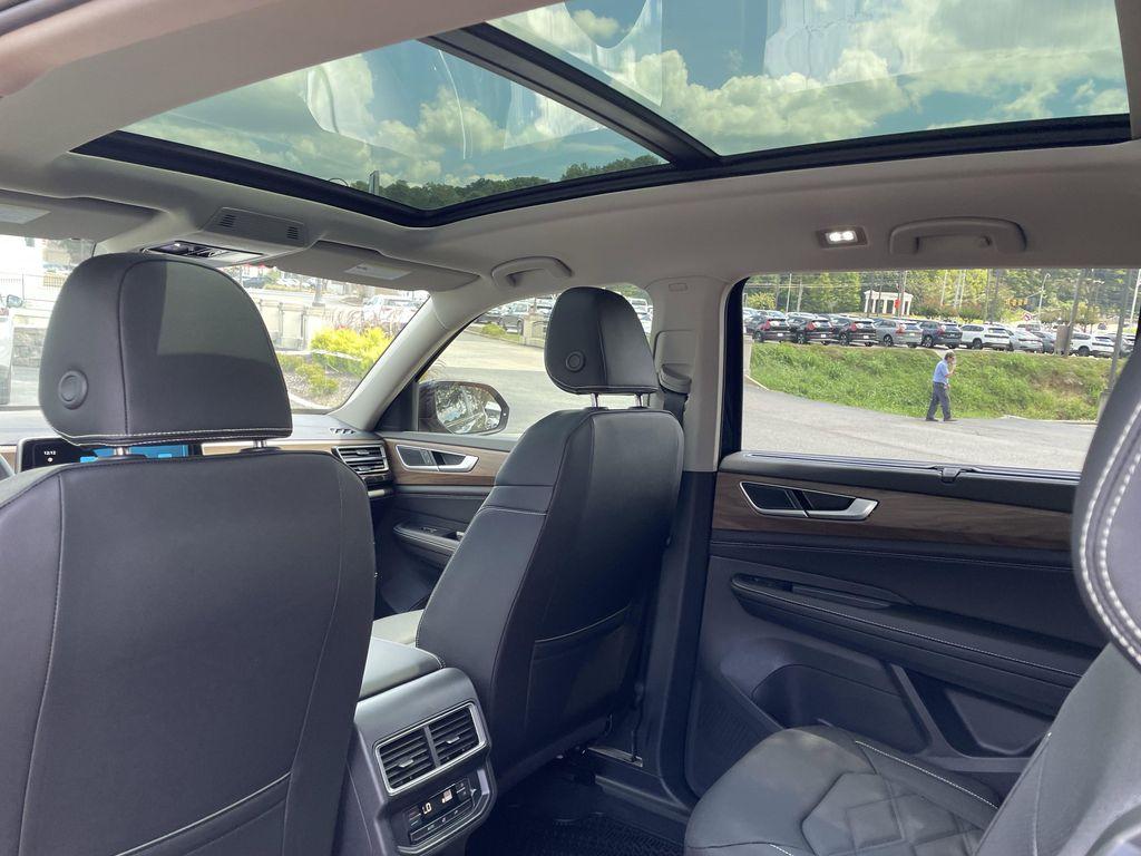 new 2026 Volkswagen Atlas car, priced at $45,254