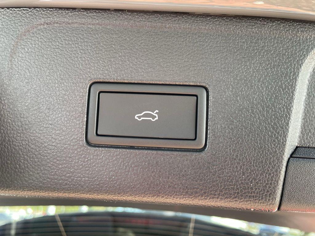 new 2026 Volkswagen Atlas car, priced at $45,529