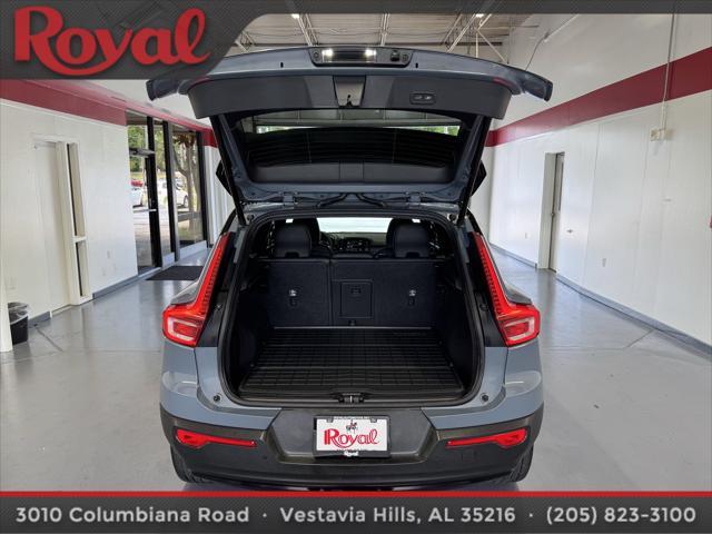 used 2022 Volvo XC40 car, priced at $30,489
