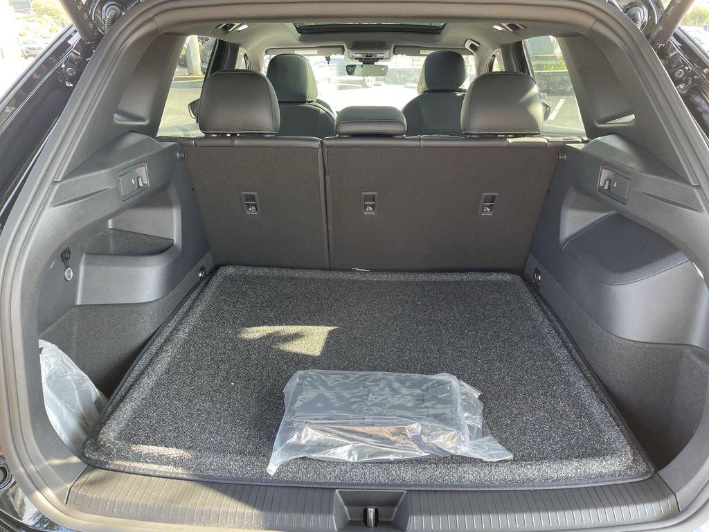 new 2025 Volkswagen Tiguan car, priced at $35,985