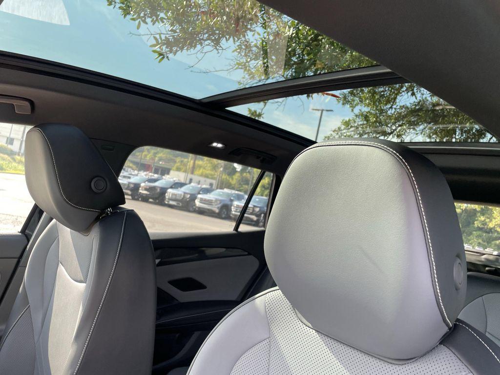 new 2025 Volkswagen Tiguan car, priced at $35,985