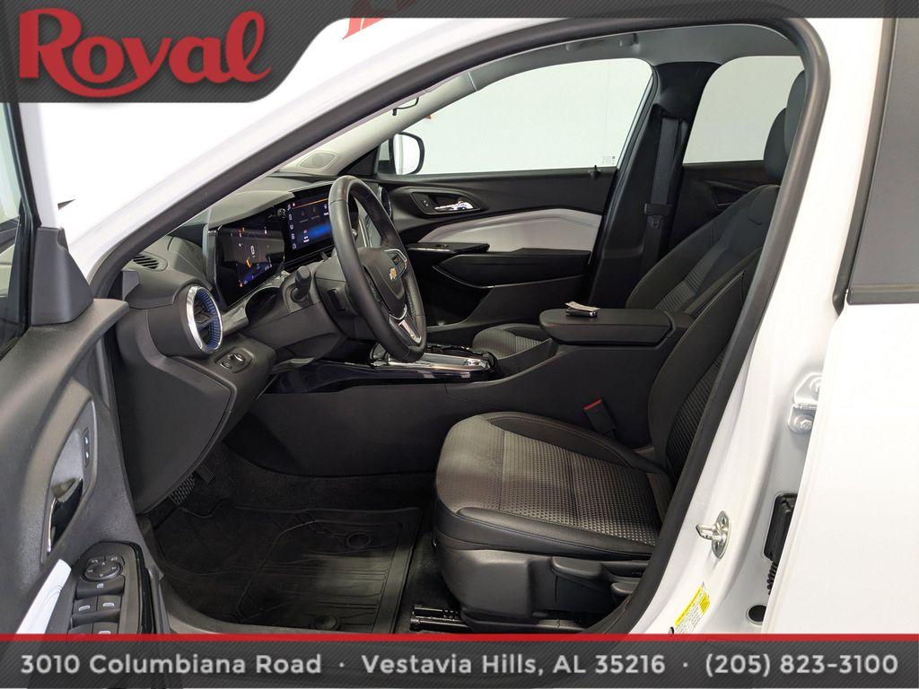 used 2024 Chevrolet Trax car, priced at $19,487