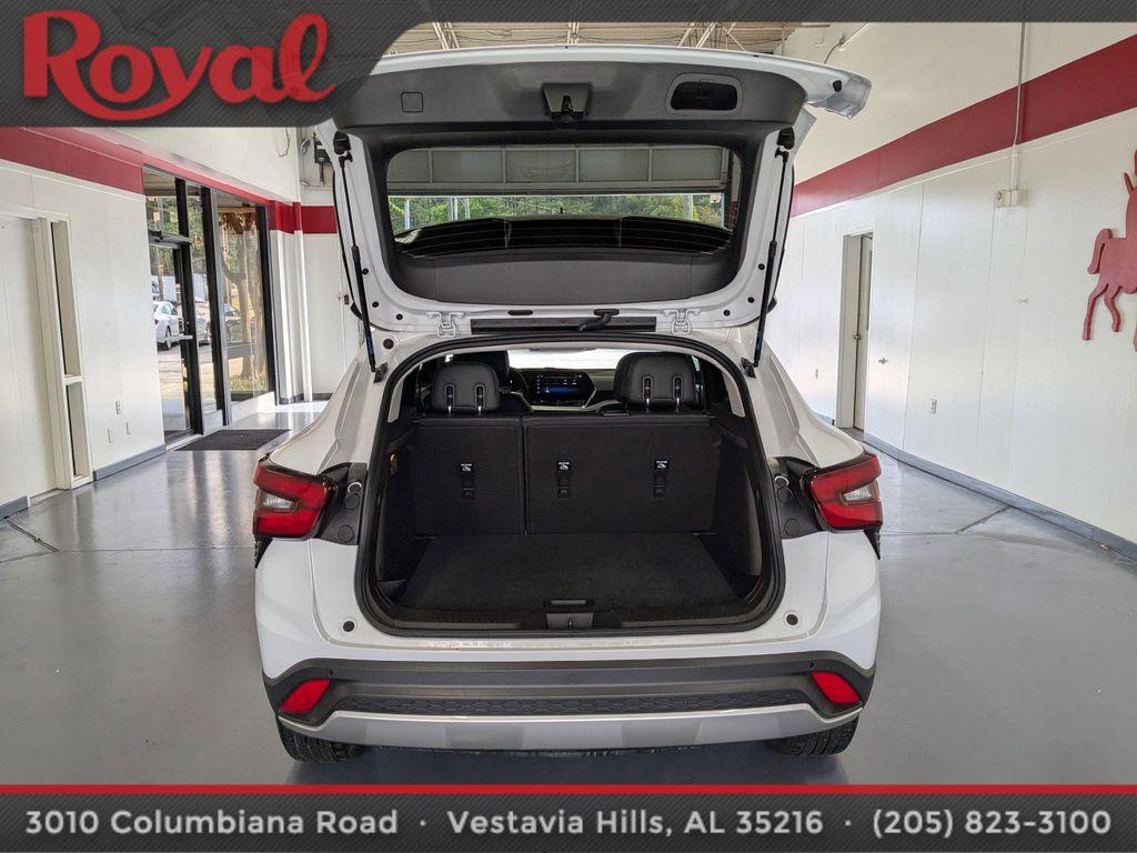 used 2024 Chevrolet Trax car, priced at $19,487