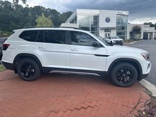 new 2024 Volkswagen Atlas car, priced at $49,176