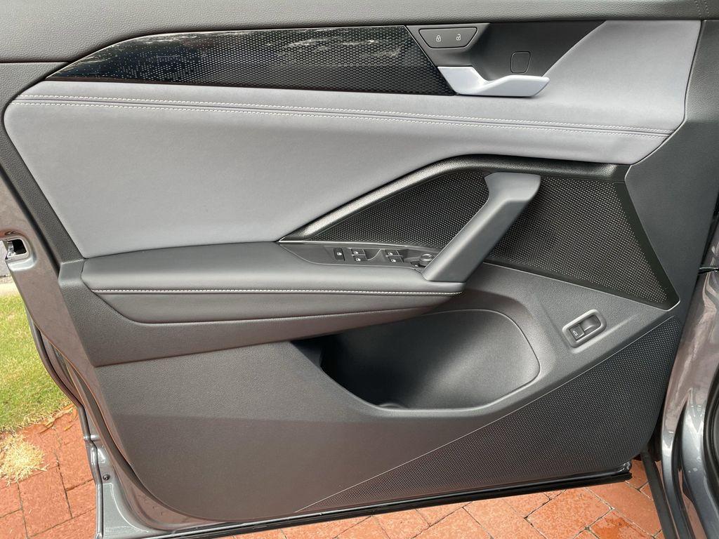 new 2026 Volkswagen Tiguan car, priced at $37,903