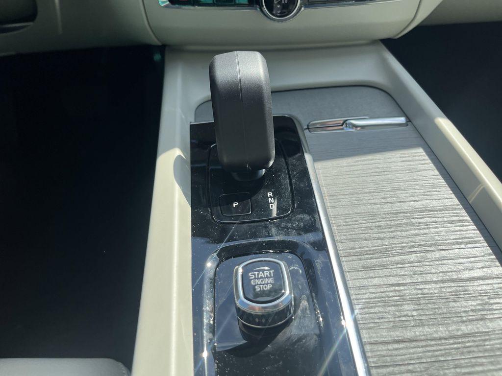 new 2025 Volvo XC60 car, priced at $54,585