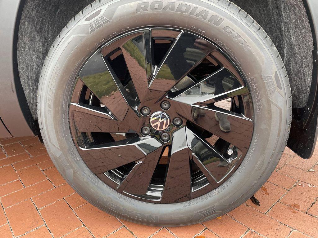 new 2026 Volkswagen Atlas Cross Sport car, priced at $44,265