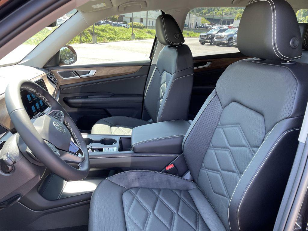 new 2026 Volkswagen Atlas car, priced at $39,036