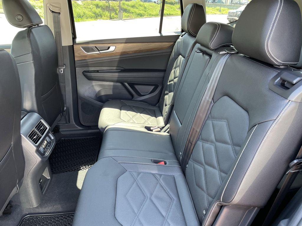 new 2026 Volkswagen Atlas car, priced at $39,036