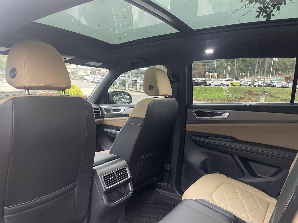 new 2026 Volkswagen Atlas Cross Sport car, priced at $44,702