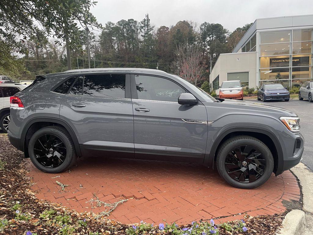 new 2026 Volkswagen Atlas Cross Sport car, priced at $44,702