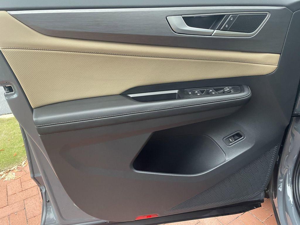 new 2026 Volkswagen Atlas Cross Sport car, priced at $44,702