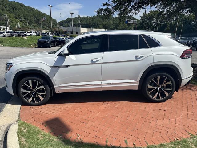 new 2024 Volkswagen Atlas Cross Sport car, priced at $49,930