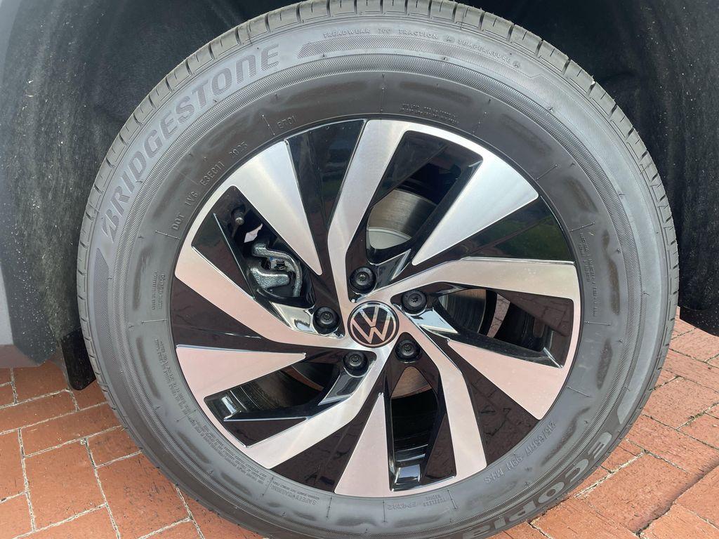 new 2025 Volkswagen Tiguan car, priced at $29,152