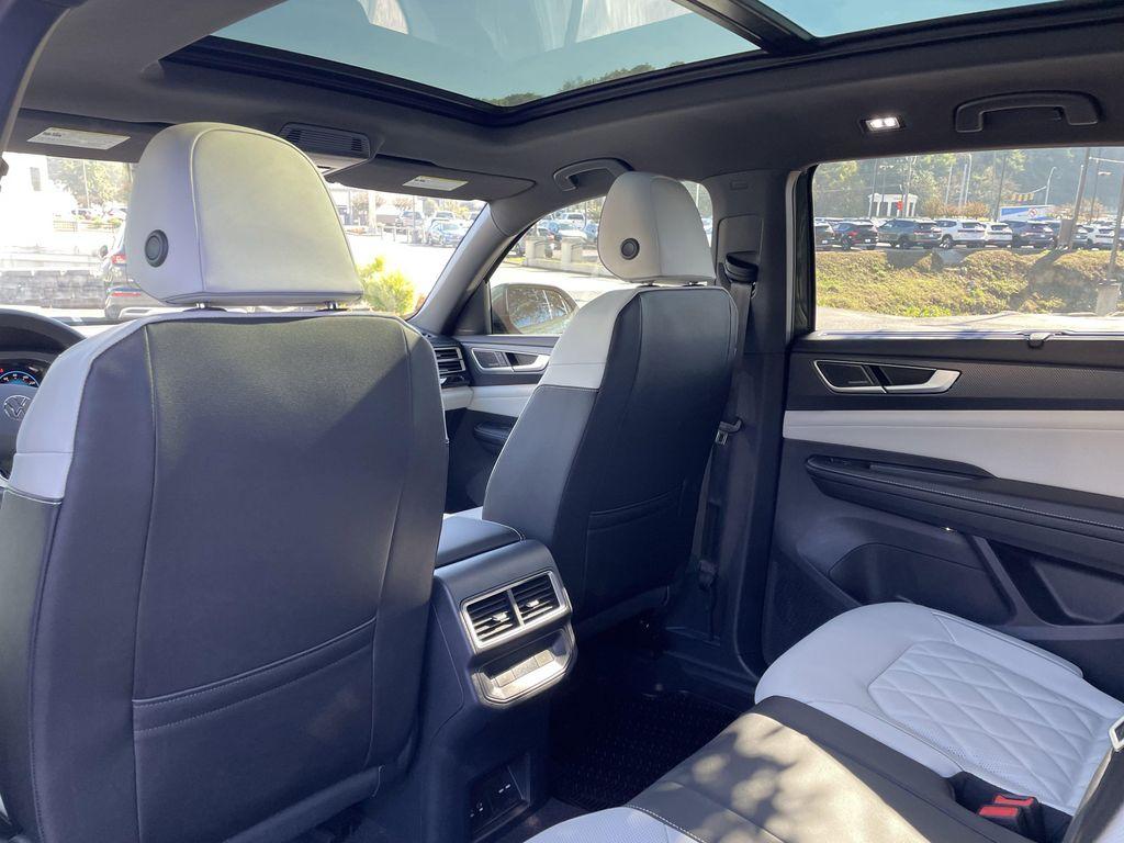 new 2026 Volkswagen Atlas Cross Sport car, priced at $53,434