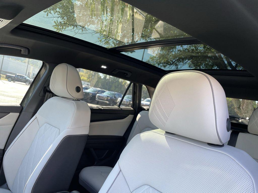 new 2026 Volkswagen Atlas Cross Sport car, priced at $53,434