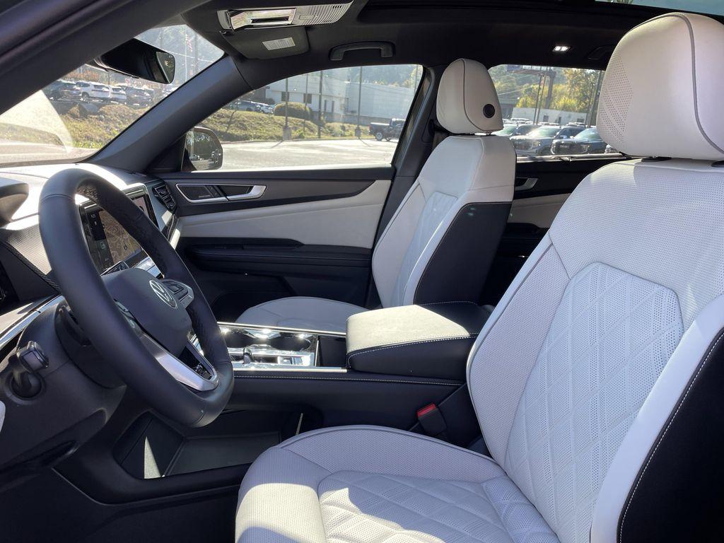 new 2026 Volkswagen Atlas Cross Sport car, priced at $53,434