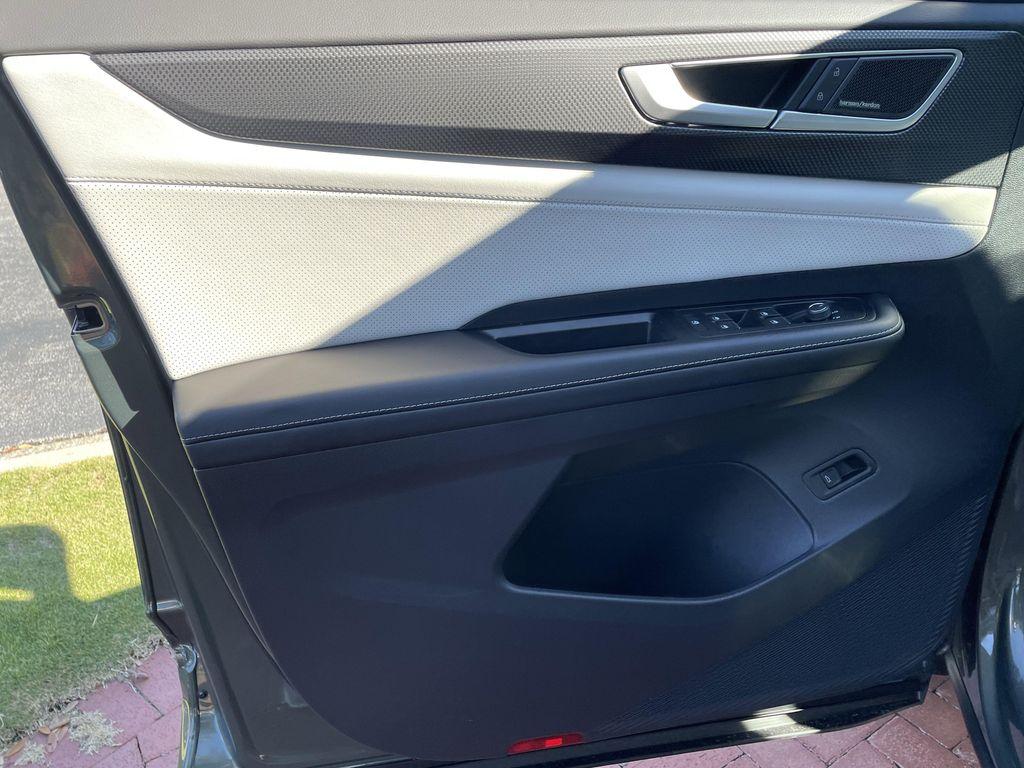 new 2026 Volkswagen Atlas Cross Sport car, priced at $53,434