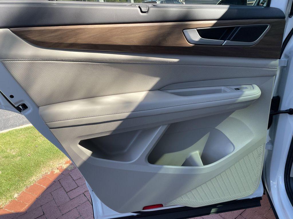 new 2026 Volkswagen Atlas car, priced at $45,800