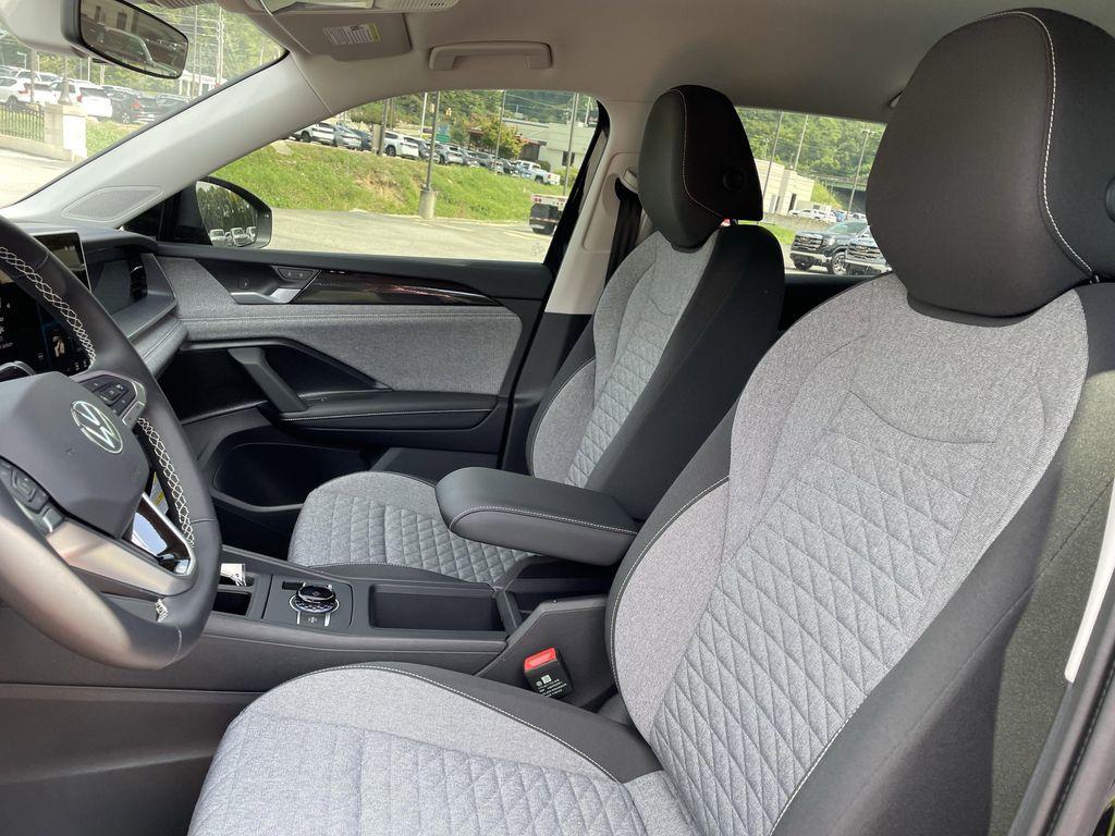 new 2025 Volkswagen Tiguan car, priced at $29,646