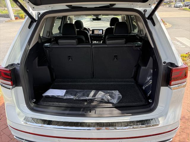 new 2025 Volkswagen Atlas car, priced at $52,773
