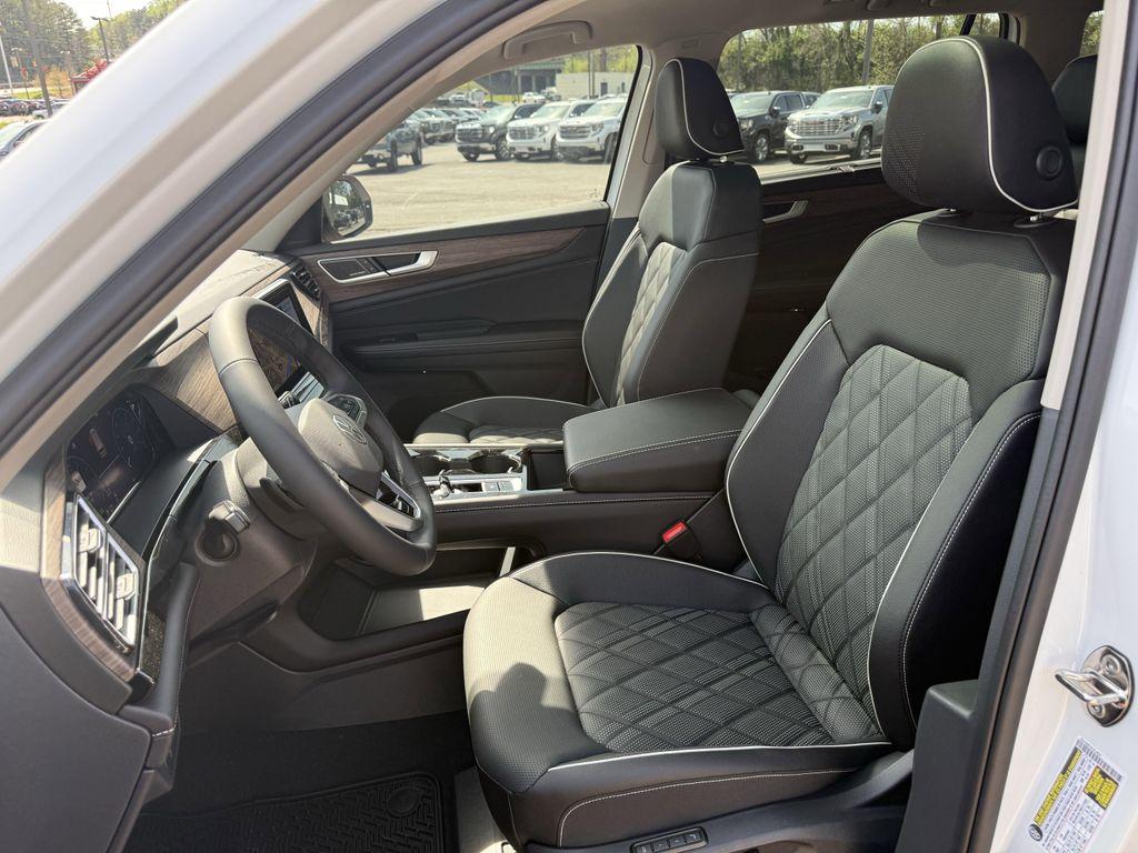 new 2025 Volkswagen Atlas car, priced at $51,773