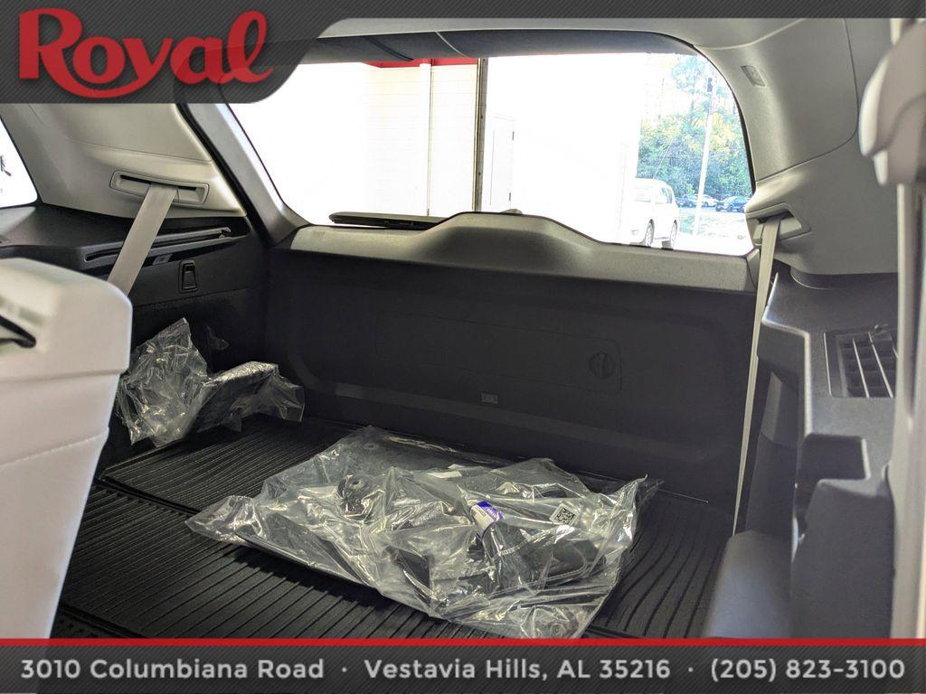 used 2022 Volvo XC90 car, priced at $33,998