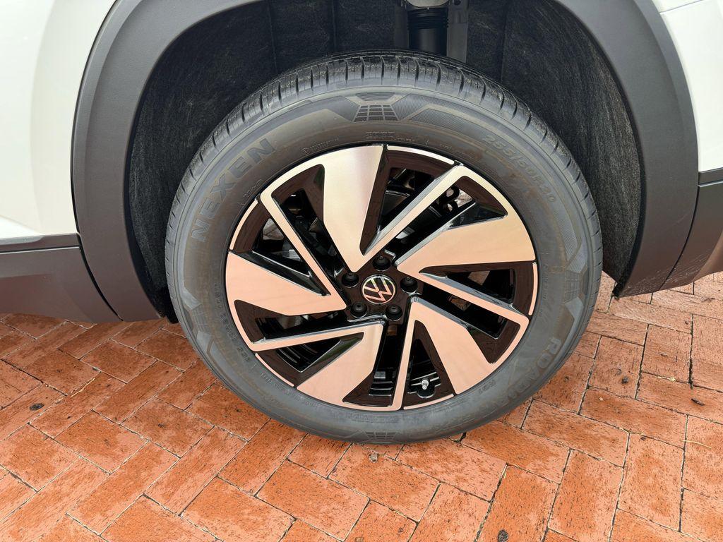 new 2026 Volkswagen Atlas car, priced at $45,517