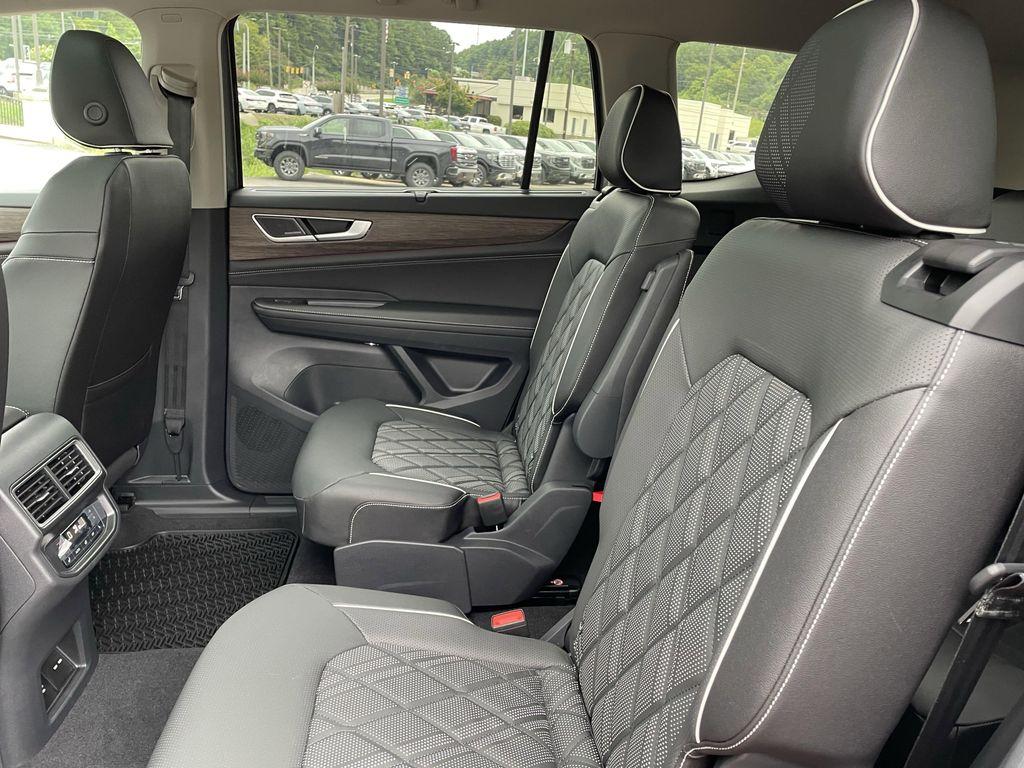 new 2025 Volkswagen Atlas car, priced at $51,229