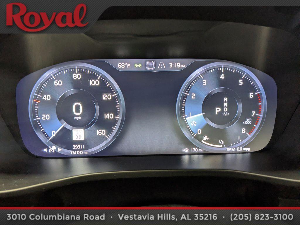 used 2021 Volvo XC40 car, priced at $25,998