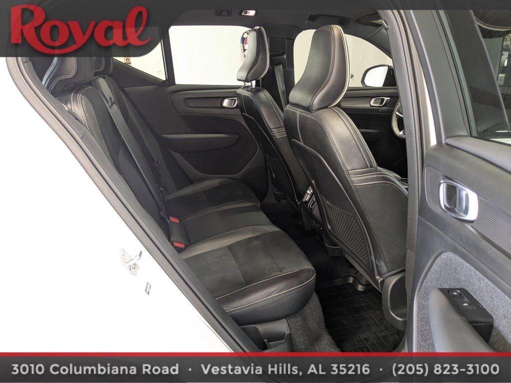 used 2021 Volvo XC40 car, priced at $25,998