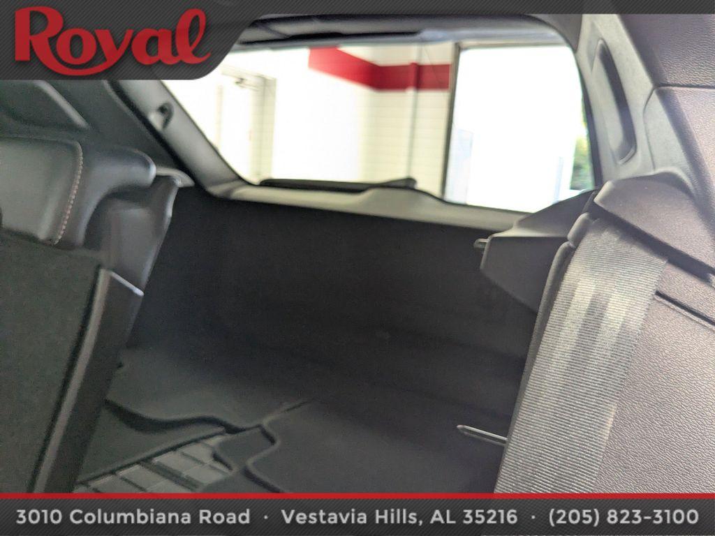 used 2021 Volvo XC40 car, priced at $25,998