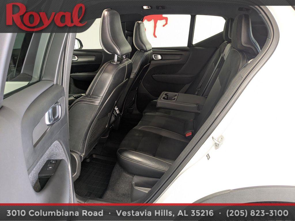 used 2021 Volvo XC40 car, priced at $25,998