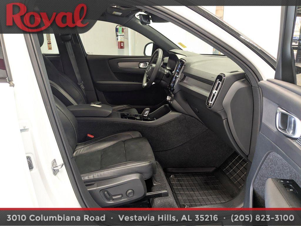 used 2021 Volvo XC40 car, priced at $25,998
