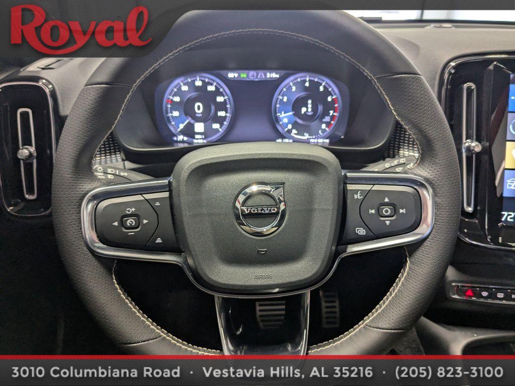 used 2021 Volvo XC40 car, priced at $25,998