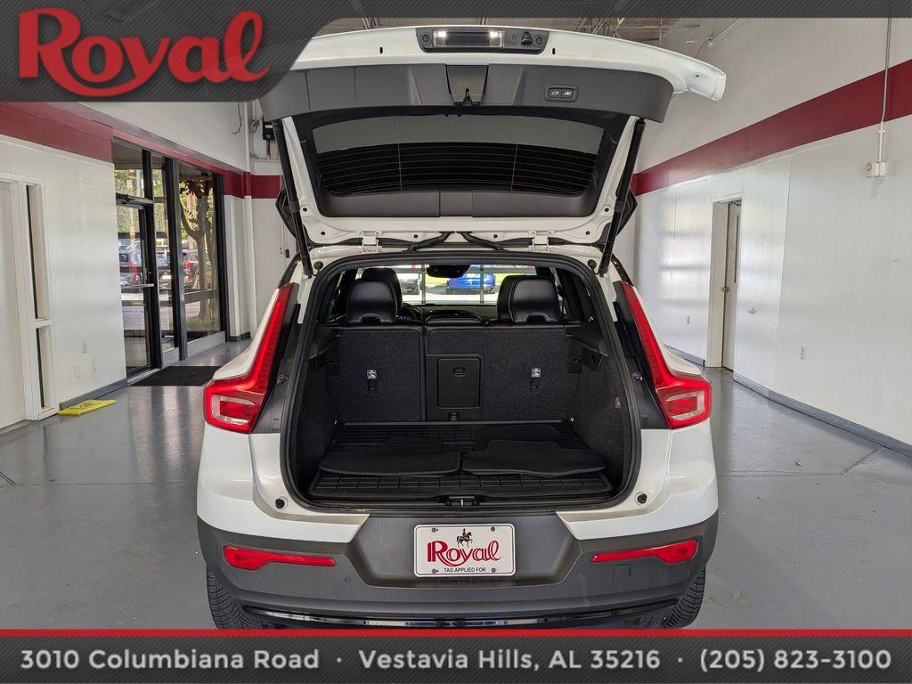 used 2021 Volvo XC40 car, priced at $25,998