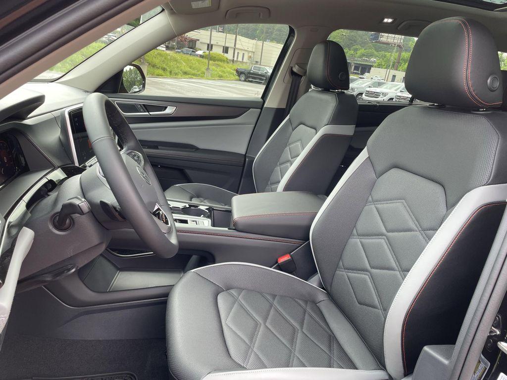 new 2025 Volkswagen Atlas car, priced at $42,980